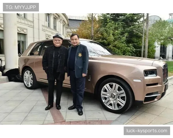 库里今天在训练场又带了几个豪车司机的排场，这套路我服了！